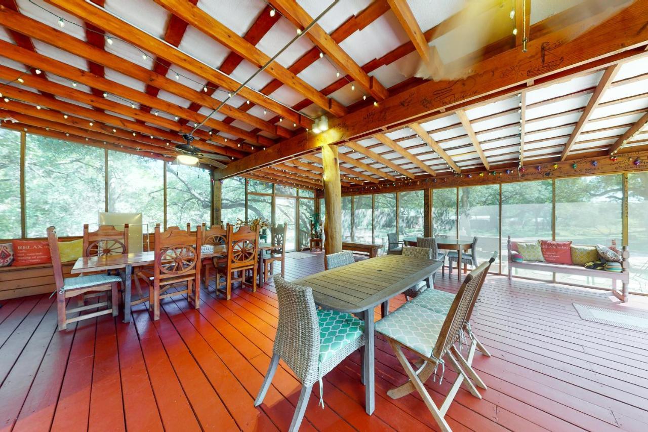 Cabin-Style Book House & Writing Barn Austin Room photo