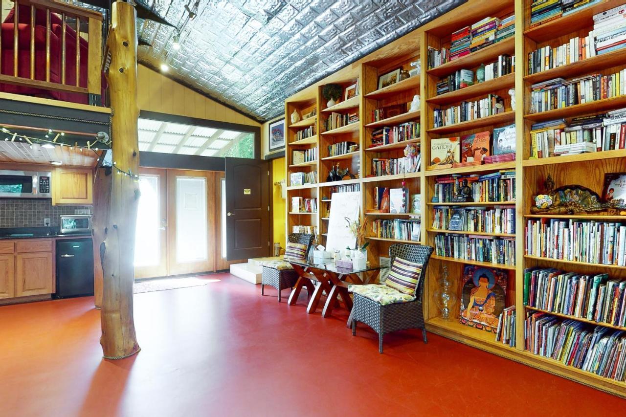 Cabin-Style Book House & Writing Barn Austin Room photo