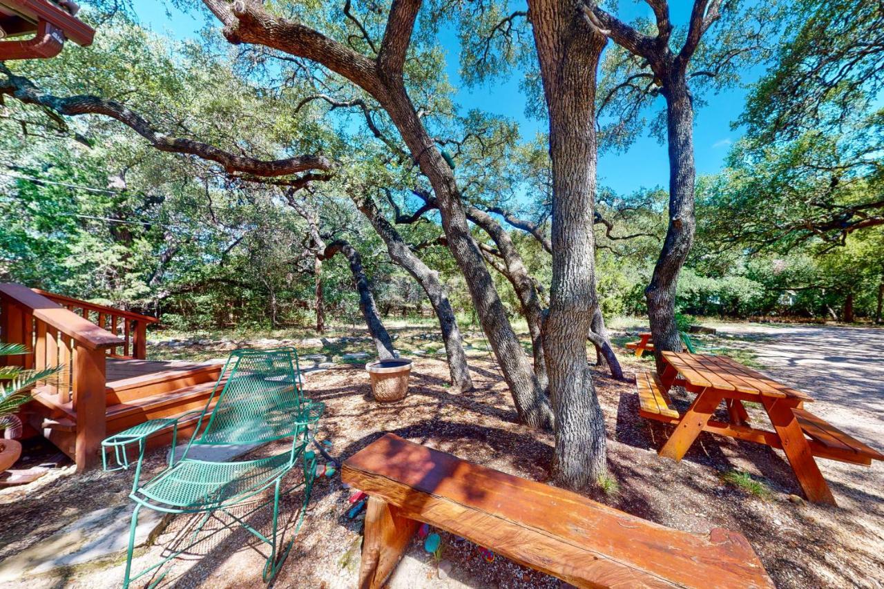 Cabin-Style Book House & Writing Barn Austin Room photo